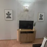 בית נופש Residencial Primavera ארונה